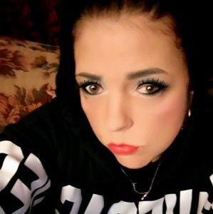 Meet your Posher, Candice